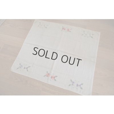 画像2: ヴィンテージ手刺繍　スミレのモチーフ　シルク糸　パーツ取りに　70×60cm　