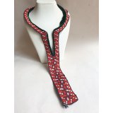 ヴィンテージ　トルクメニスタンの刺繍の襟飾り　手刺繍　全体の長さ47cm、直線部分の幅5cm　　