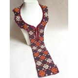 ヴィンテージ　トルクメニスタンの刺繍の襟飾り　手刺繍　全体の長さ46cm、直線部分の幅8cm　　