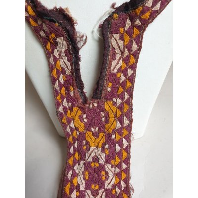画像2: ヴィンテージ　トルクメニスタンの刺繍の襟飾り　手刺繍　全体の長さ48cm、直線部分の幅6cm