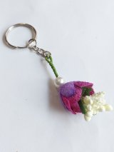 【日本国内から発送】ブルサ　繭で作る花のキーホルダー　