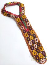 ヴィンテージ　トルクメニスタンの刺繍の襟飾り　手刺繍　全体の長さ43cm、直線部分の幅7cm