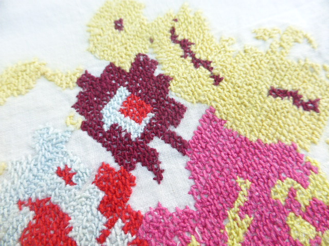 オールド刺繍 花柄のクッションカバー 41×41cm - トルコキリムとイーネオヤの店 ミフリ＆アクチェ
