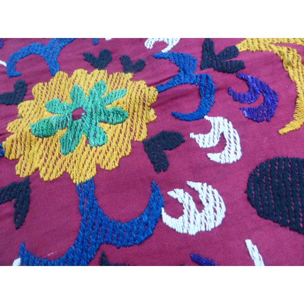 画像2: ヴィンテージ　ウズベキスタンのスザーニ　シルク手刺繍　51×46cm　 (2)