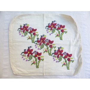 画像: オールド刺繍　花柄のクッションカバー　49×42cm