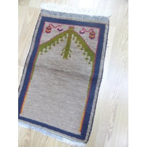 画像: オールド絨毯 　カラプナールのミフラップモチーフ　86×55cm