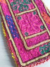 画像: アフガニスタン〜パキスタン刺繍＆ビーズのポーチ　最大長25cm×幅10cm