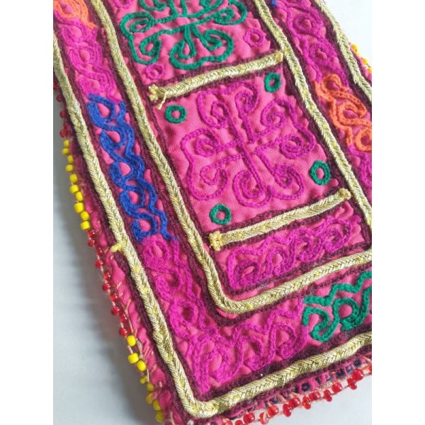 画像1: アフガニスタン〜パキスタン刺繍＆ビーズのポーチ　最大長25cm×幅10cm (1)