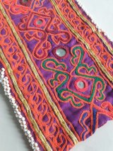 画像: アフガニスタン〜パキスタン刺繍＆ビーズのポーチ　最大長22cm×幅11cm