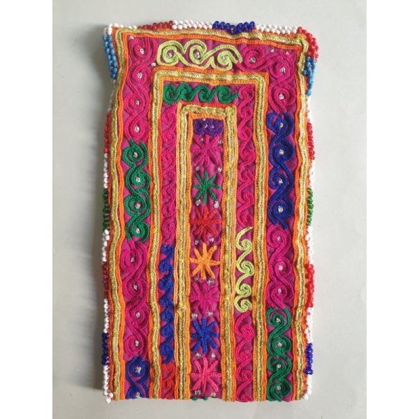 画像2: アフガニスタン〜パキスタン刺繍＆ビーズのポーチ　最大長22cm×幅12cm (2)