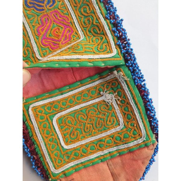 画像4: アフガニスタン〜パキスタン刺繍＆ビーズのポーチ　最大長25cm×幅14cm (4)