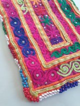 画像: アフガニスタン〜パキスタン刺繍＆ビーズのポーチ　最大長22cm×幅12cm