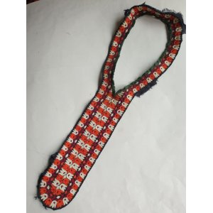 画像: ヴィンテージ　トルクメニスタンの刺繍の襟飾り　手刺繍　全体の長さ45cm、直線部分の幅7cm