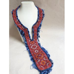 画像: ヴィンテージ　トルクメニスタンの刺繍の襟飾り　手刺繍　全体の長さ48cm、直線部分の幅7cm
