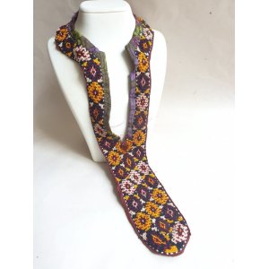 画像: ヴィンテージ　トルクメニスタンの刺繍の襟飾り　手刺繍　全体の長さ42cm、直線部分の幅6cm