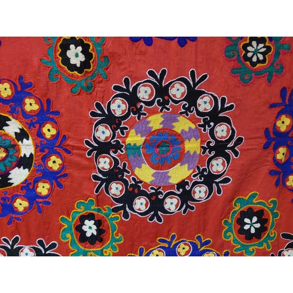 画像2: ヴィンテージ　ウズベキスタンの大きなスザーニ　コットン布にコットン糸の手刺繍　180×145cm (2)