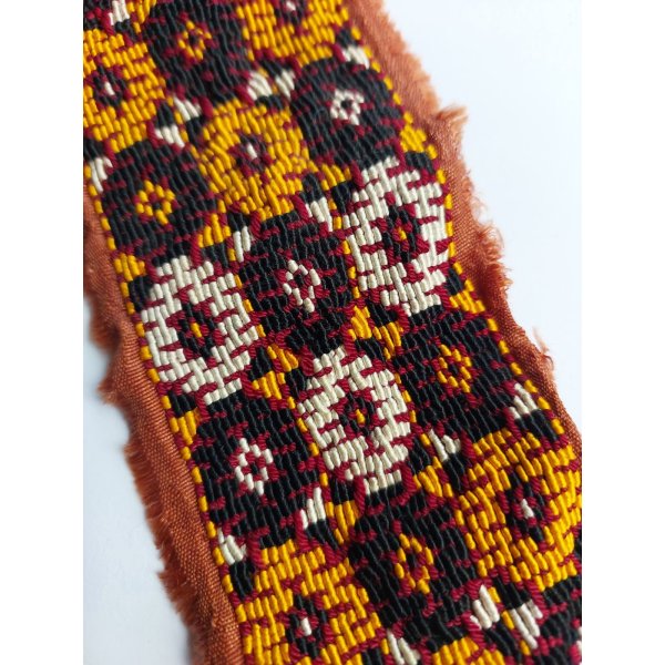 画像3: ヴィンテージ　トルクメニスタンの刺繍の襟飾り　手刺繍　全体の長さ43cm、直線部分の幅7cm (3)