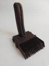 画像: 古道具　絨毯、キリム織り用キルキット（目を詰める道具）高さ約12cm、刃の幅約7.5cm